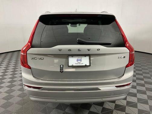2025 Volvo XC90 Core