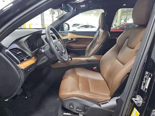 2023 Volvo XC90 Recharge Plug-In Hybrid T8 Plus Bright Theme 7-Seater