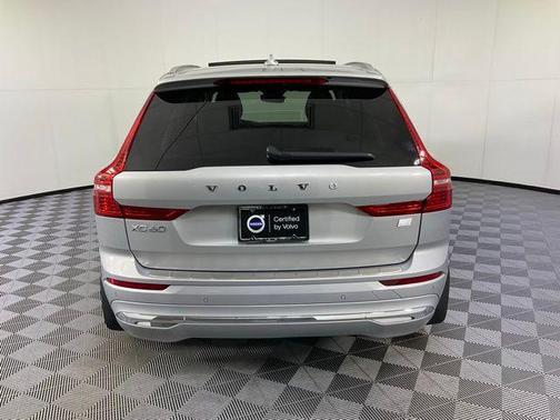 2023 Volvo XC60 Recharge Plug-In Hybrid T8 Ultimate Bright Theme
