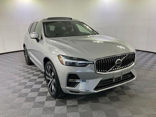 2023 Volvo XC60 Recharge Plug-In Hybrid T8 Ultimate Bright Theme