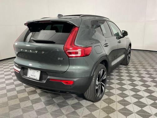 2026 Volvo XC40 B5 Ultra
