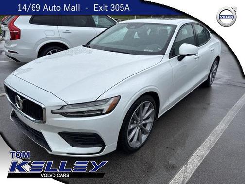 2020 Volvo S60 T6 Momentum
