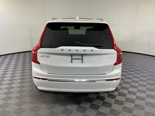 Crystal White Metallic 2024 Volvo XC90 Recharge Plug-In Hybrid T8 Plus Bright Theme 7-Seater