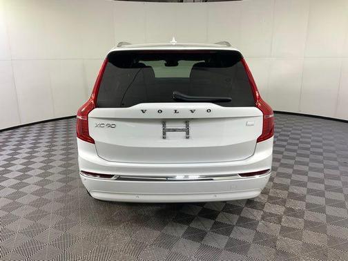 2024 Volvo XC90 Recharge Plug-In Hybrid T8 Plus Bright Theme 7-Seater
