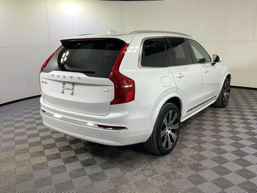 2024 Volvo XC90 Recharge Plug-In Hybrid T8 Plus Bright Theme 7-Seater