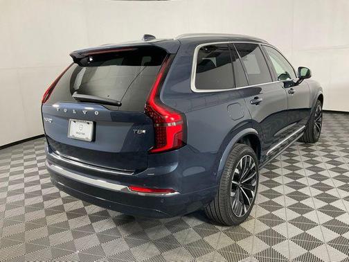 2026 Volvo XC90 Plug-In Hybrid T8 Plus 7-Seater
