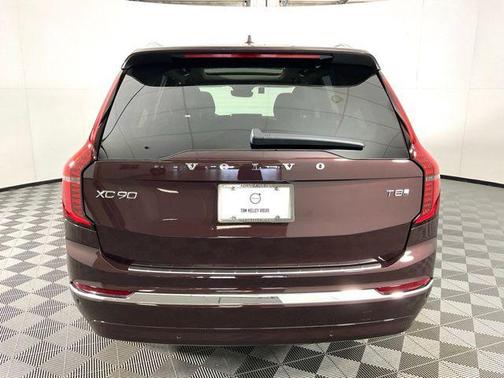 2025 Volvo XC90 Plug-In Hybrid T8 Plus 7-Seater