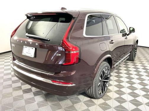 2025 Volvo XC90 Plug-In Hybrid T8 Plus 7-Seater