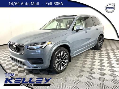 2022 Volvo XC90 T5 Momentum