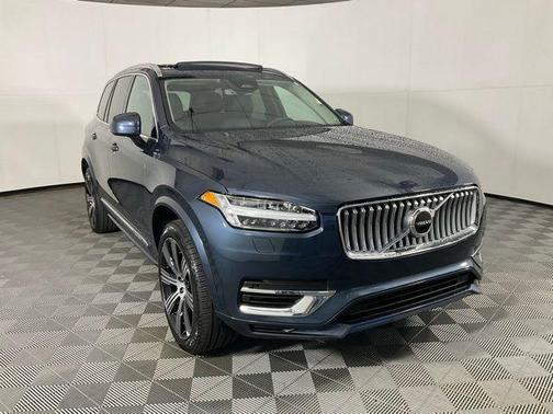 2024 Volvo XC90 Recharge Plug-In Hybrid T8 Core Bright Theme