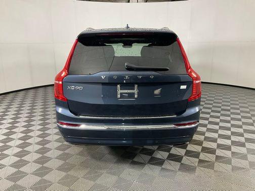 2024 Volvo XC90 Recharge Plug-In Hybrid T8 Core Bright Theme