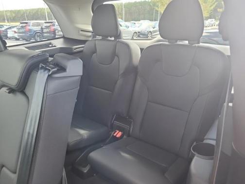 2024 Volvo XC90 Recharge Plug-In Hybrid T8 Core Bright Theme