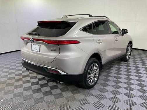 2022 Toyota Venza XLE