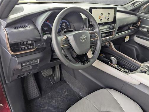 2025 Toyota Grand Highlander Hybrid Limited MAX