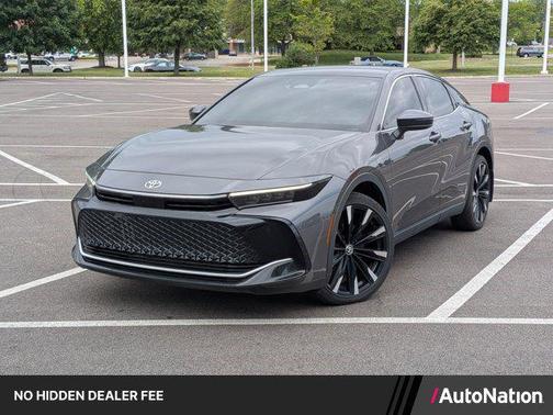 Magnetic Gray Metallic 2024 Toyota Crown Platinum
