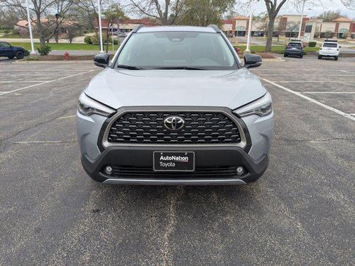 2025 Toyota Corolla Cross XLE