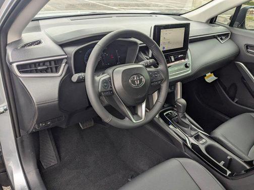 2025 Toyota Corolla Cross XLE