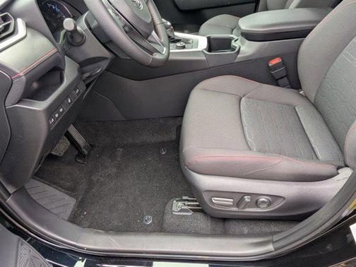 2025 Toyota RAV4 Hybrid SE