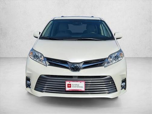2020 Toyota Sienna XLE