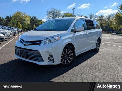 2020 Toyota Sienna XLE