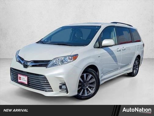 2020 Toyota Sienna XLE