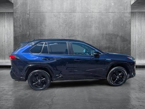 2020 Toyota RAV4 Hybrid SE