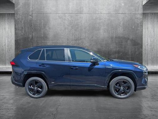 2020 Toyota RAV4 Hybrid SE
