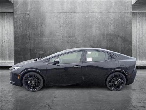 2025 Toyota Prius L