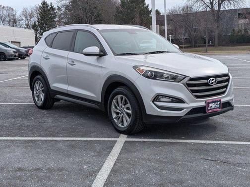 2016 Hyundai TUCSON SE