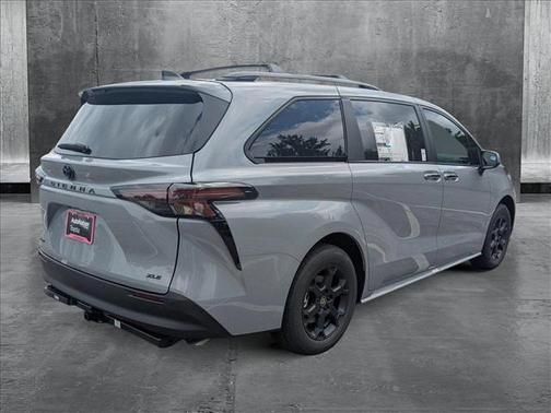 2025 Toyota Sienna Woodland Edition