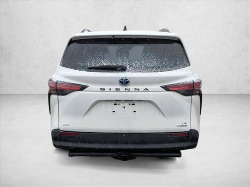 2022 Toyota Sienna LE