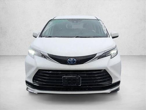 2022 Toyota Sienna LE