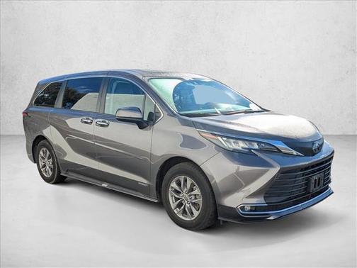 2021 Toyota Sienna XLE 7 Passenger