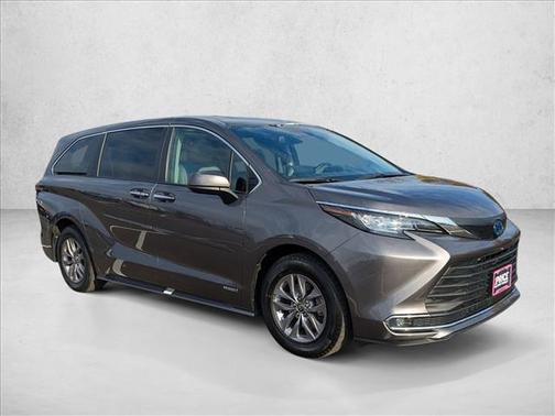 2021 Toyota Sienna XLE 7 Passenger