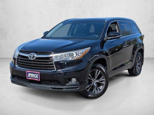 Midnight Black Metallic 2016 Toyota Highlander XLE