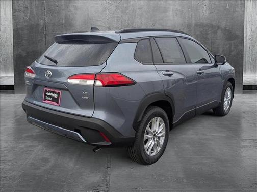2025 Toyota Corolla Cross LE