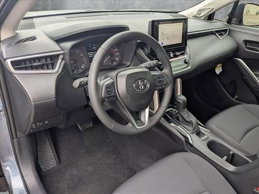 2025 Toyota Corolla Cross LE