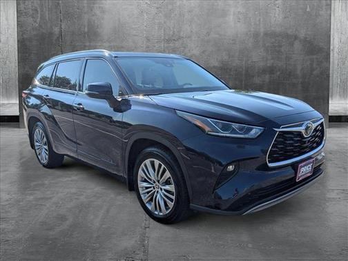 2022 Toyota Highlander Platinum