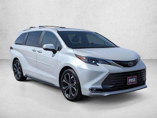 Wind Chill Pearl 2025 Toyota Sienna Platinum