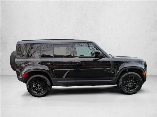 2025 Land Rover Defender 110 P300