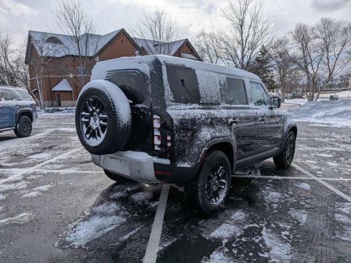 2025 Land Rover Defender 110 P300