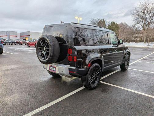 2025 Land Rover Defender 110 P300