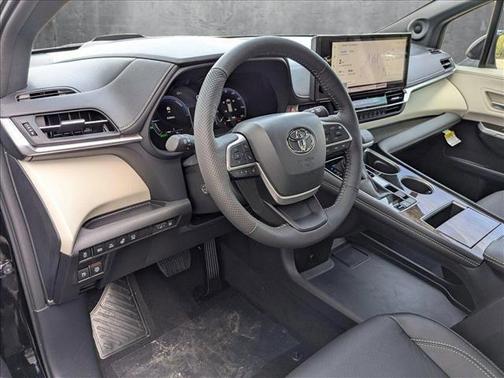 2025 Toyota Sienna Platinum 7 Passenger