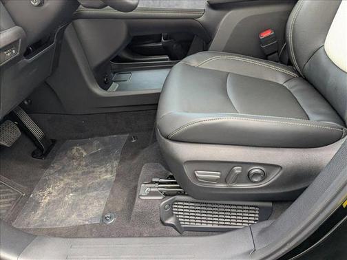 2025 Toyota Sienna Platinum 7 Passenger