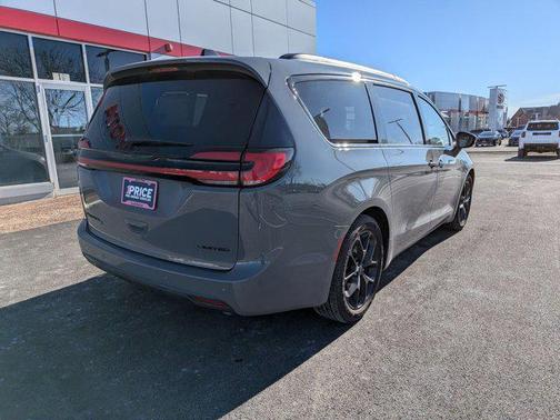 2025 Chrysler Pacifica Limited