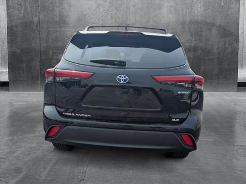 2021 Toyota Highlander Hybrid XLE