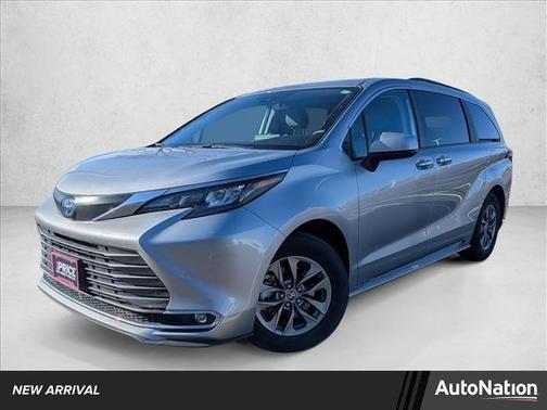 2024 Toyota Sienna XLE