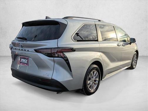 2024 Toyota Sienna XLE