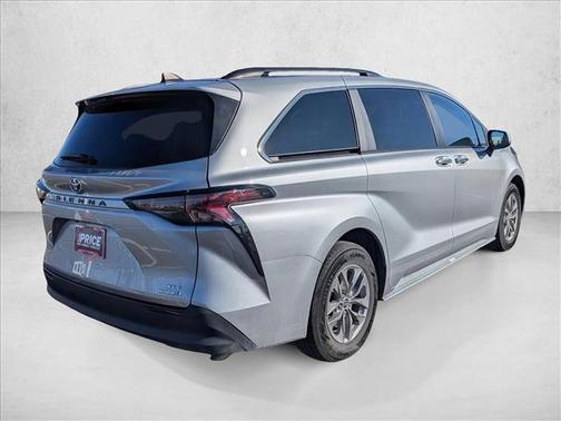 2024 Toyota Sienna XLE