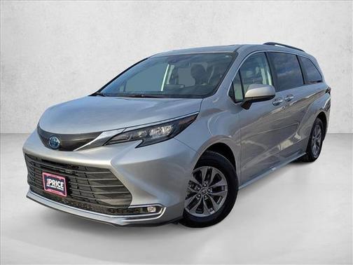 2024 Toyota Sienna XLE